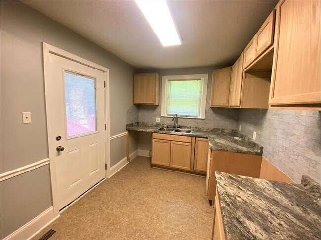 Building Photo - 4046 Patsy Dr