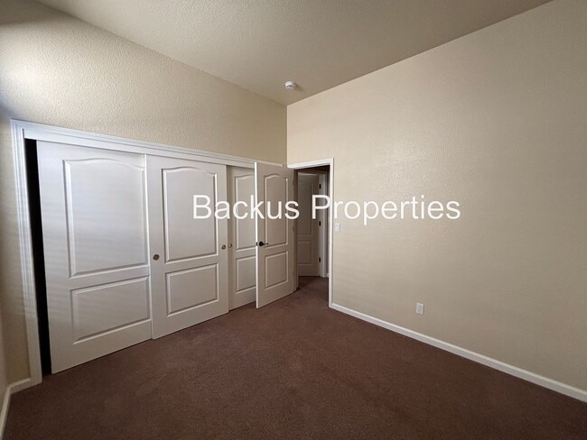 Building Photo - 11 Huerta Ave