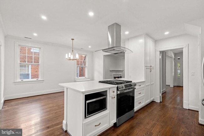 Building Photo - 2814 Bellevue Terrace NW