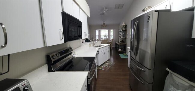 Building Photo - 2534 N Brentwood Cir