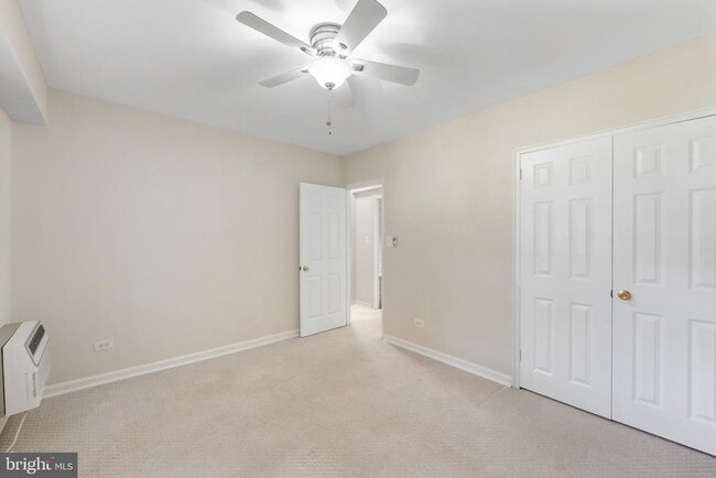 Building Photo - 4402 N Pershing Dr