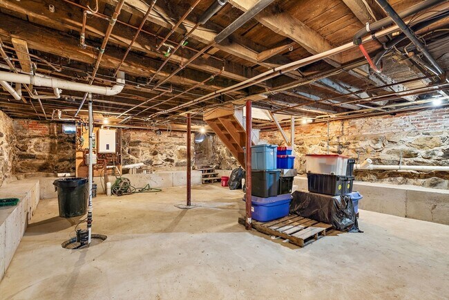 Building Photo - 78 Essex St