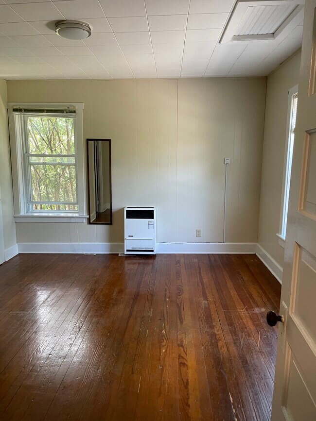 Building Photo - 237 M Aly