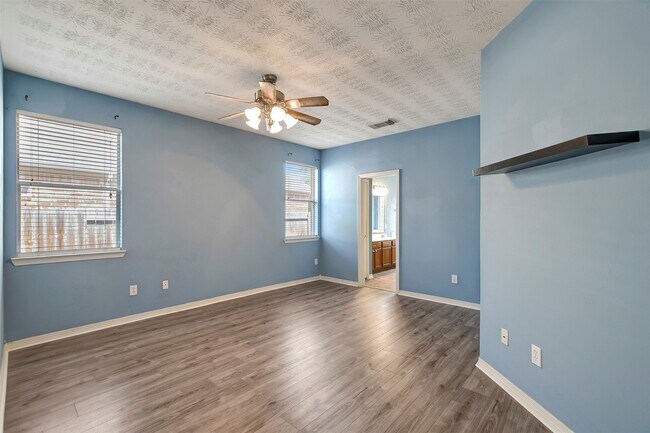 Building Photo - 2013 Lulach Ln