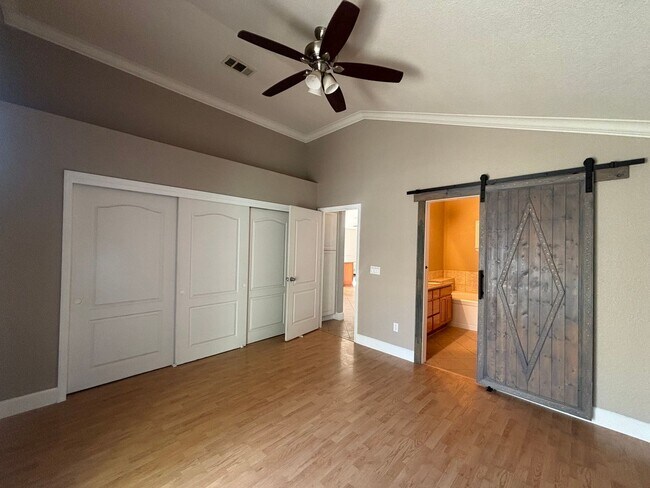 Building Photo - 1150 Buckthorn Ln