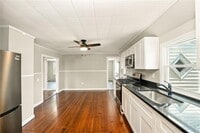 Building Photo - 32 Jackson St