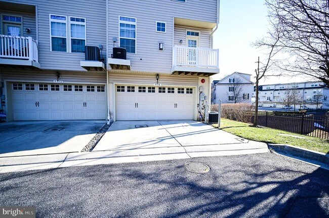 Building Photo - 9310 Paragon Way