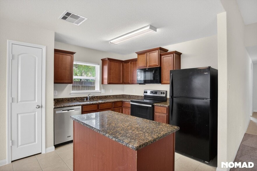 Building Photo - 2331 Golden Brandy Ln