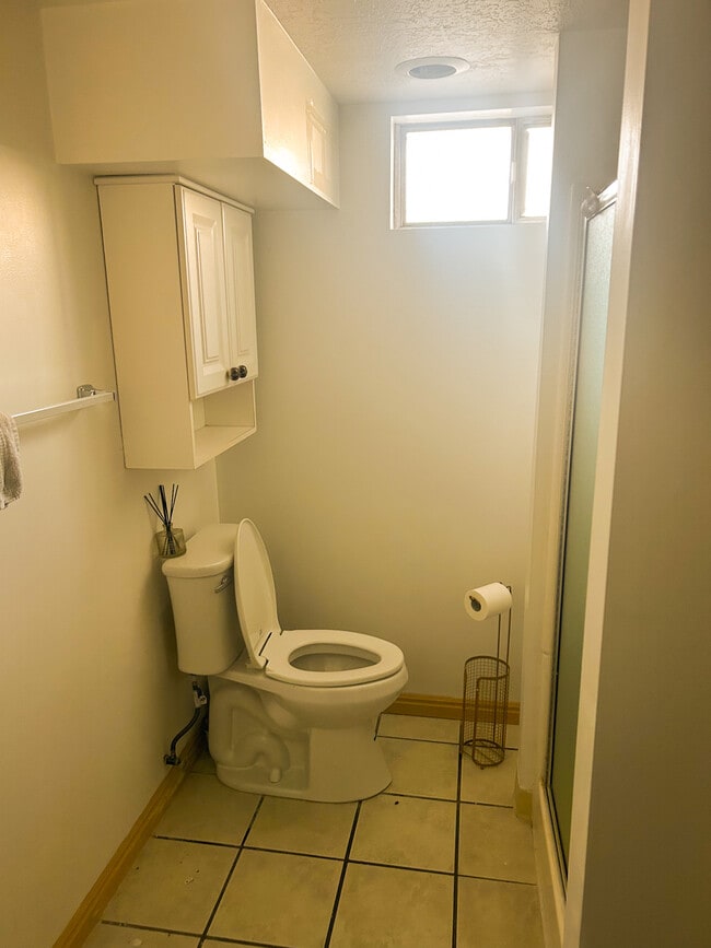 Building Photo - 1721 S Shoshone St