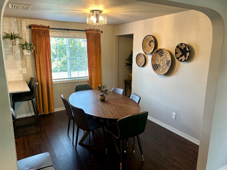 Building Photo - 2225 Breyman St NE