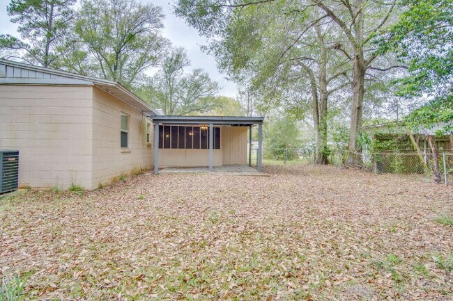 Building Photo - Updated 3-Bedroom, 2-Bath Ranch with Fenced Backyard, Carport, and Modern Kitchen
