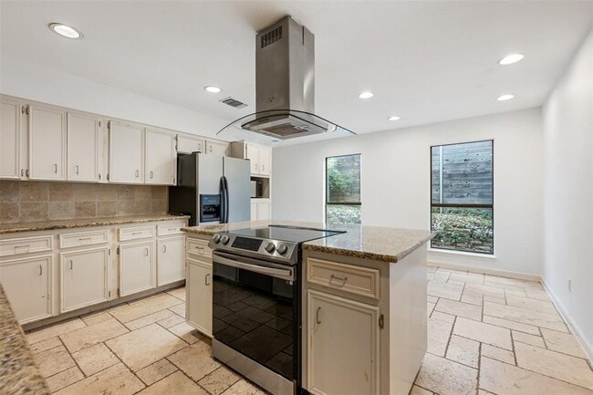 Building Photo - 3138 Honey Tree Ln
