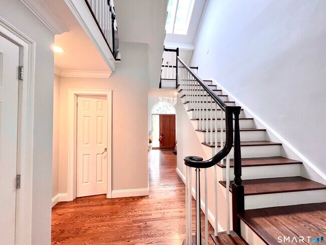 Building Photo - 32 Regents Pk