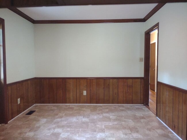 Building Photo - 732 N Harrison Ave