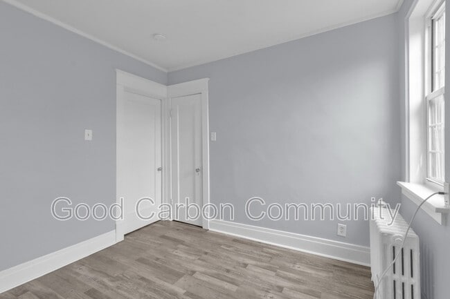 Building Photo - 12 E Depew Ave