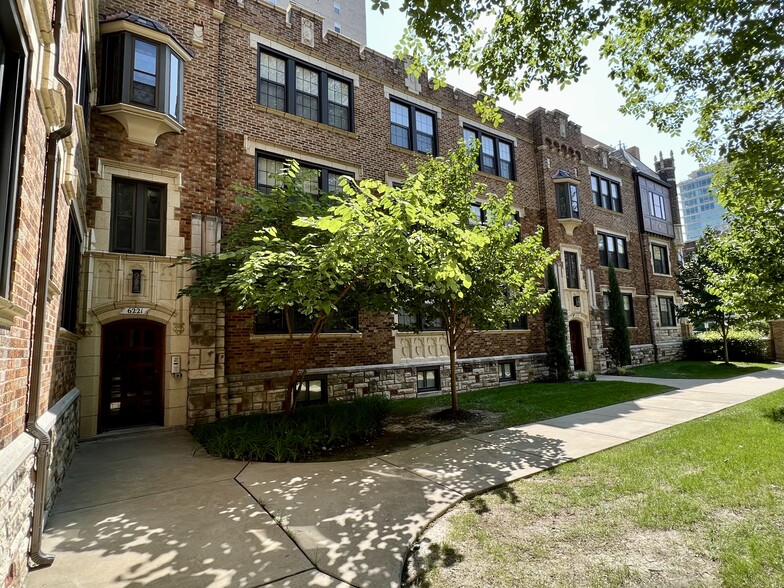 6221 Rosebury Entrance - Rosebury Rentals
