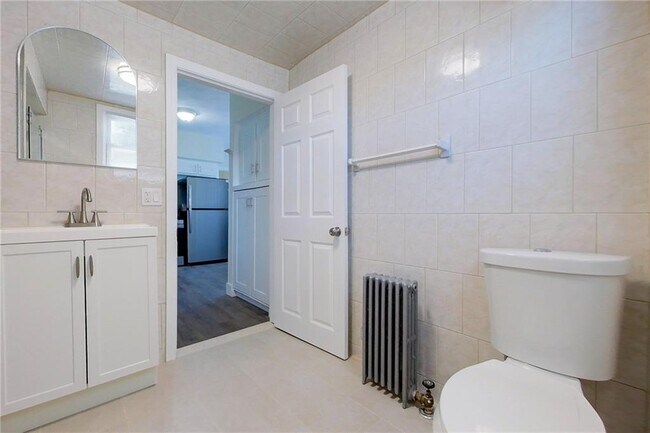 Building Photo - 41 Almy St