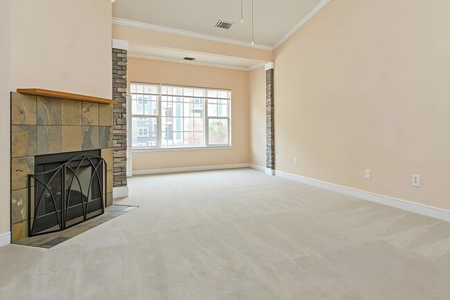 Building Photo - Beautiful 1-Bedroom Condo with Detached Garage in Eastwood Village Complex (Water Included)