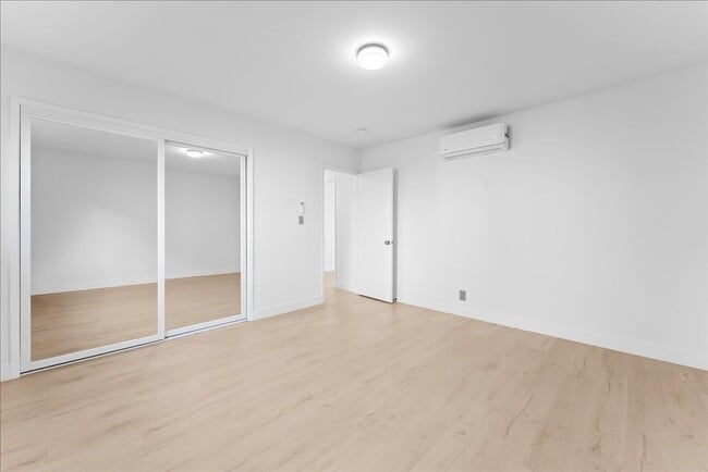 Building Photo - 1347 N Las Palmas Ave