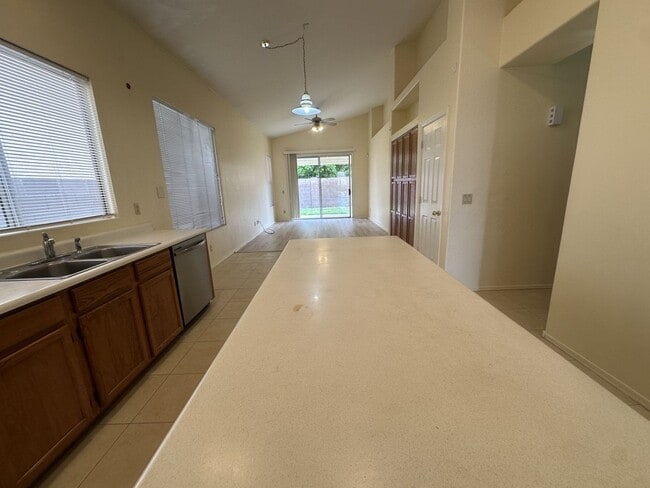 Building Photo - CONVENIENT CHANDLER LOCATION