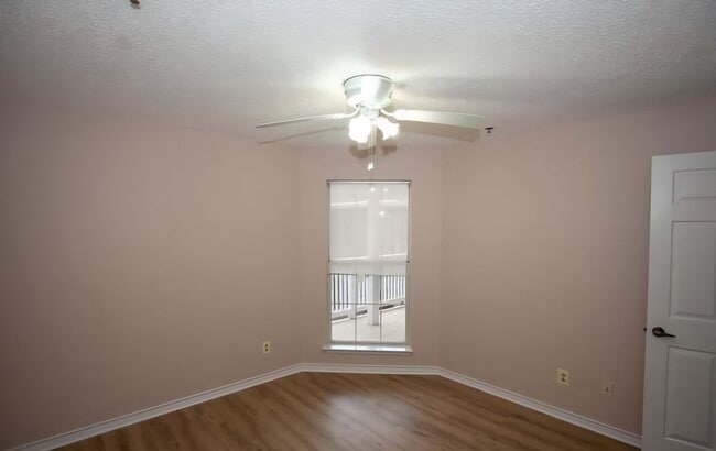 Building Photo - 1524 Lincoln Way