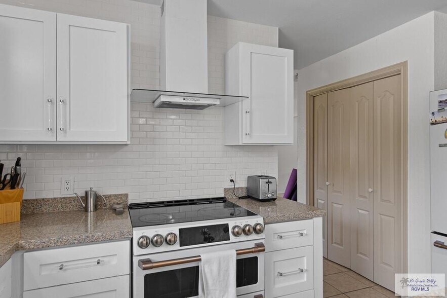 Building Photo - 4722 Beaver Pond Dr