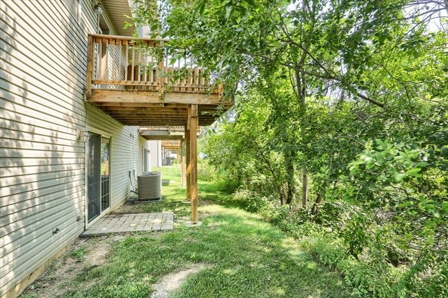 Building Photo - 35 Brook Side Dr