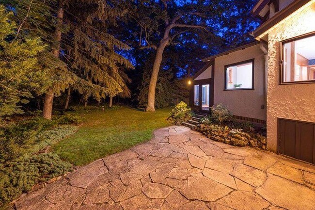 Building Photo - 824 N 66th St