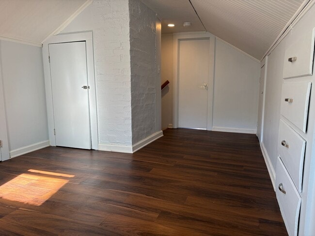 Building Photo - 4 Bedroom, 1 Bathroom House in Walkertown!