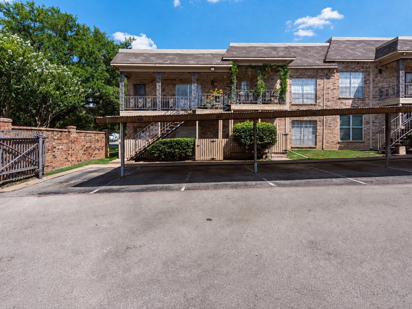 Building Photo - 4349 Bellaire Dr S