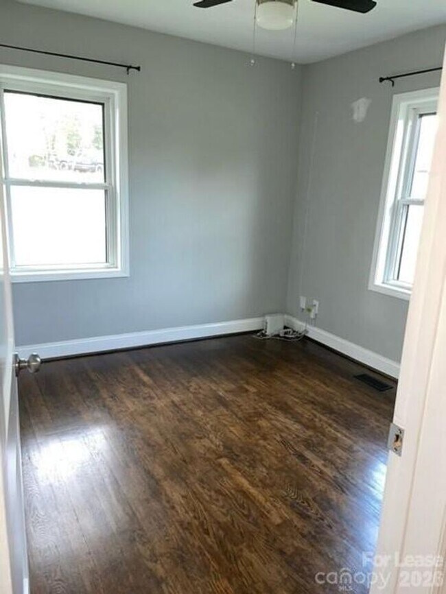 Building Photo - Coming Soon: T.R. Lawing Realty Property