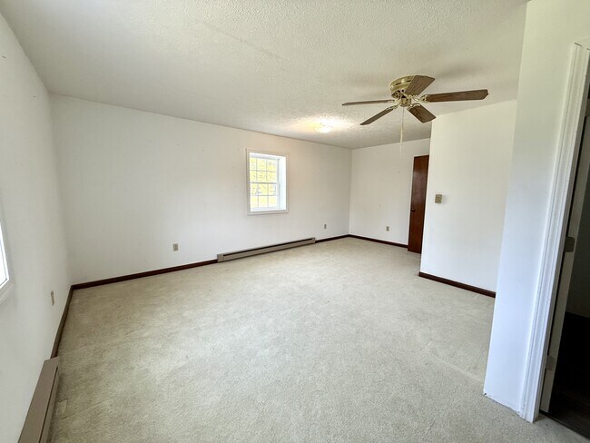 Building Photo - 690 Floyd Switch Estesburg Rd