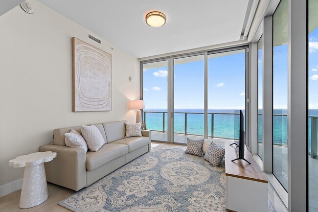 Building Photo - 3100 N Ocean Dr
