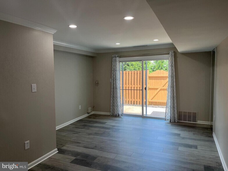 Building Photo - 11104 Rock Garden Dr