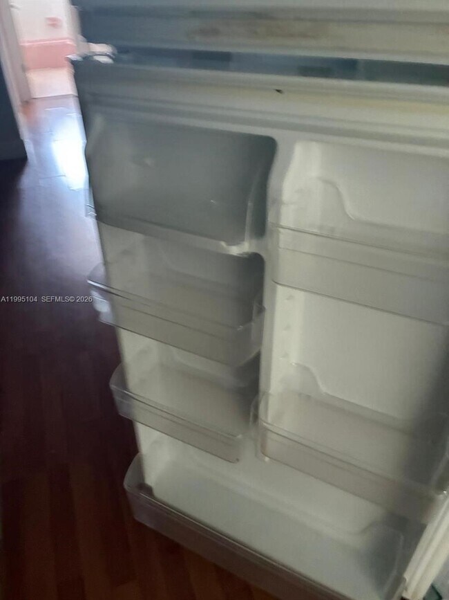 Building Photo - 141 NE 10th Ave