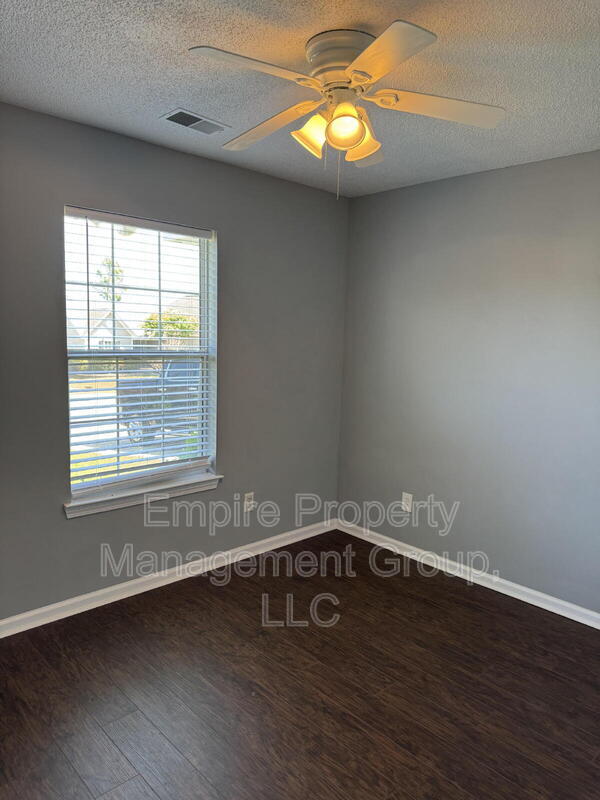 Building Photo - 211 Hamilton Place Rd