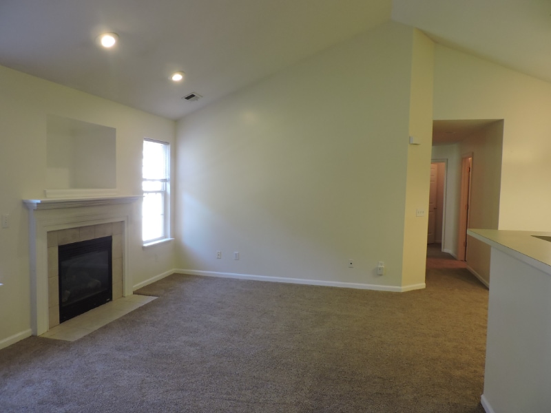 Building Photo - 668 Olde English Cir