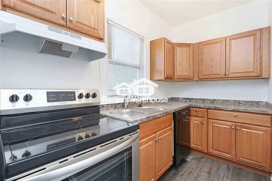 Building Photo - 1123 24th St