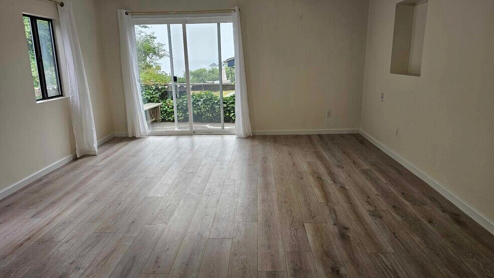 Building Photo - 1047 Wharf St