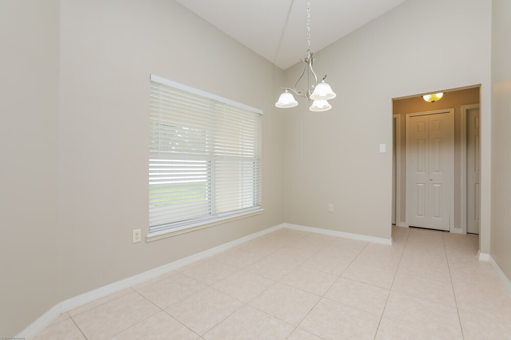 Building Photo - 1052 Sadie Ln