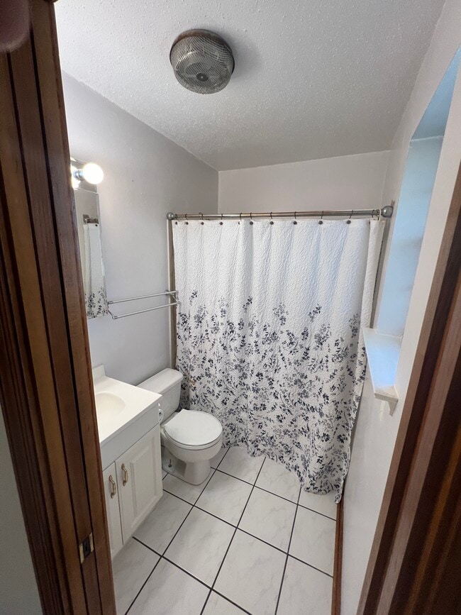 Building Photo - 237 Metairie Heights Ave