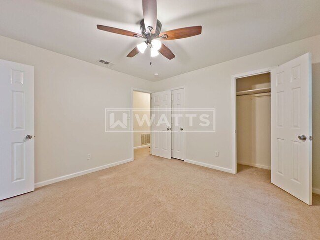 Building Photo - 4 Bedroom, 4.5 Bath Home in Heart of Hoover