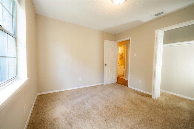 Building Photo - 1850 Panorama Blvd W