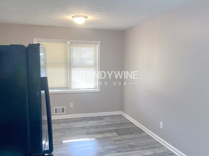 Building Photo - 2150 Moon Dr SW