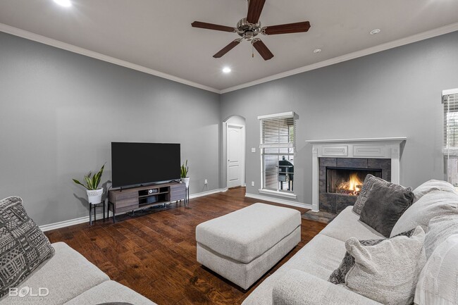 Building Photo - Check Out this 3 bed 2 bath in Benton