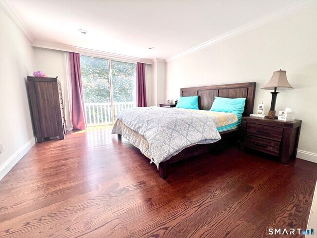 Building Photo - 32 Regents Pk