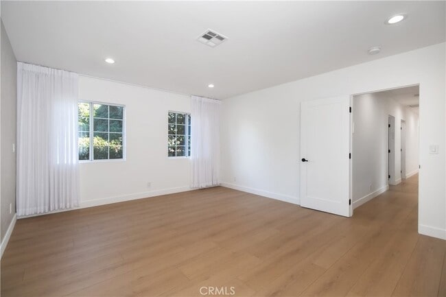 Building Photo - 22539 Dolorosa St