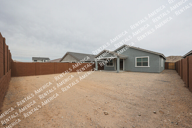 Building Photo - 16911 W Siesta Wy