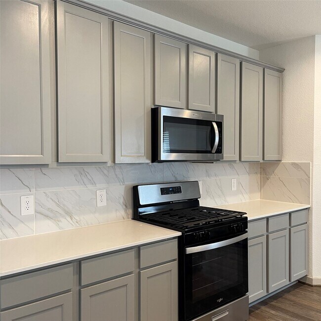 Building Photo - 6814 Bradford Ter Rd