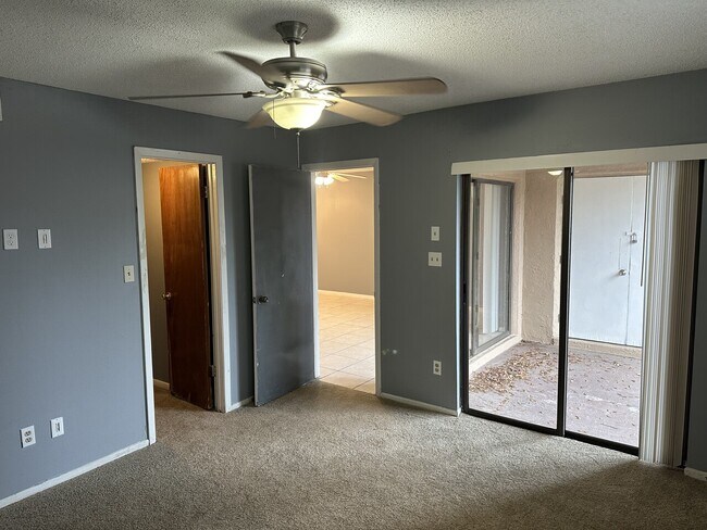 Building Photo - 537 Trellis CT